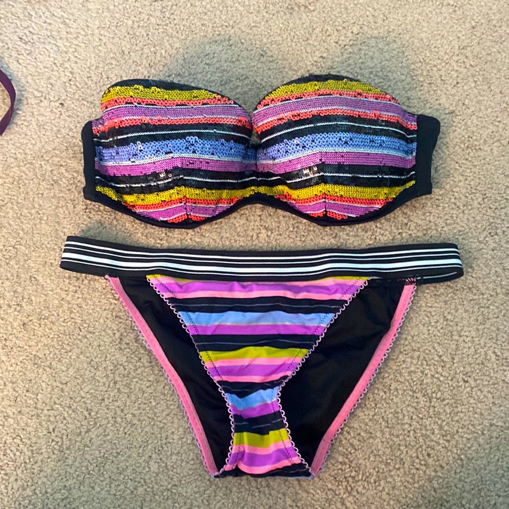 Victoria’s Secret bikini
